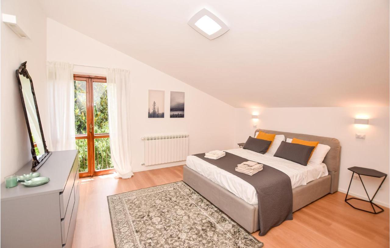 Cozy Home In Anguillara Sabazia With Kitchenette Eksteriør billede